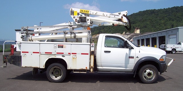 2011 Dodge Ram 5500 Reg Cab 4WD AT37 Bucket Truck (680708)