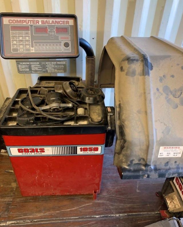 1050S Coats Wheel Balancer 