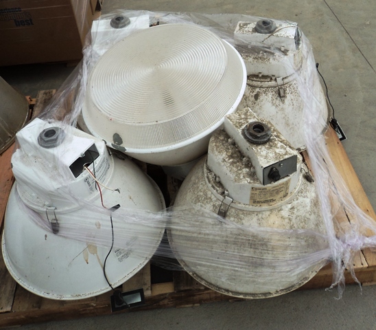 Day-Brite Lighting 150W HPS Light Fixtures  Qty 5