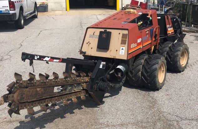 2006 DitchWitch 410SX Trencher / Plow (960132)