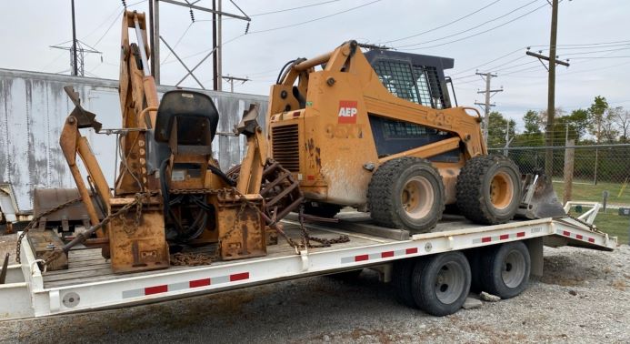 2000 Cronkhite Trailer & Case Skid Steer with Attachments