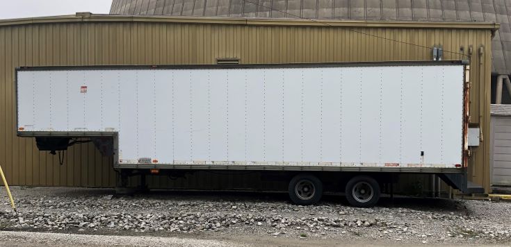 1980 Supreme Fifth Wheel Enclosed Trailer (930260)