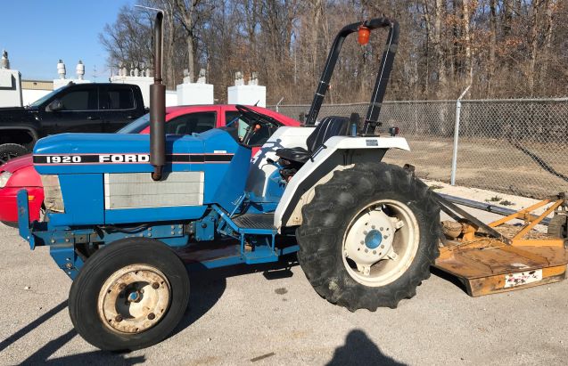 1988 Ford Tractor w/ Mower (980098)