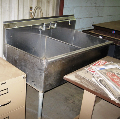 Eagle 2 Compartment Stainless Steel Sink