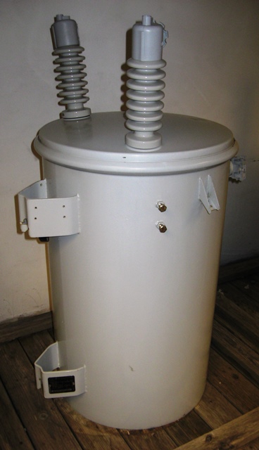 Howard Overhead Single Phase 100 KVA Transformer HV 13200 LV 120 240 (B)