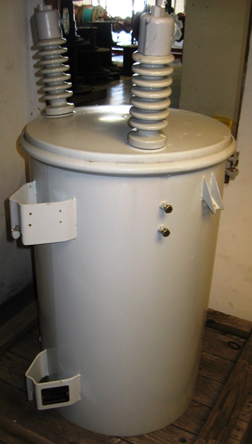 Howard Overhead Single Phase 100 KVA Transformer HV 13200 LV 120 240 (F)