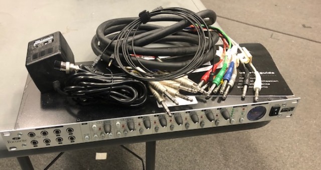 Focusrite Platinum Octopre with 8 channel and 2 Digital Audio Cables