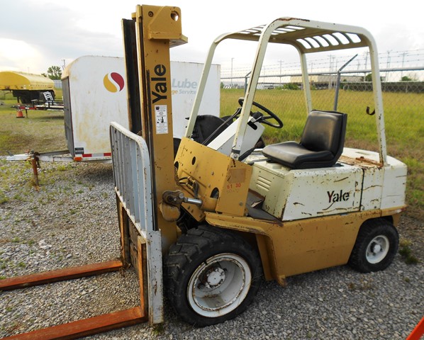 1982 Yale Forklift 5000 lb Capacity   (950477)