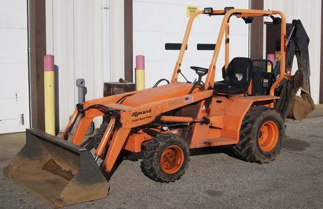 01 Allmand Loader / Backhoe TLB25DW (960037)