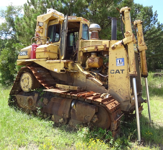 Caterpillar D8L no Blade
