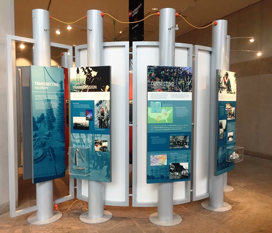 Lighted Five Column Display Module System with Retractable Rollers 