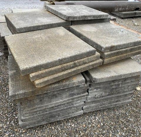 6 Pallets of Roof Stones