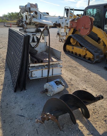 2000 Pitman Tracked Digger Derrick & Accessories (970385)