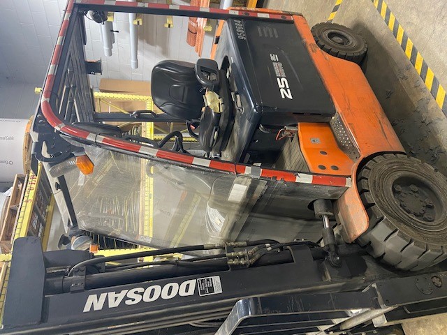 2007 Daewoo Electric Forklift (950684)