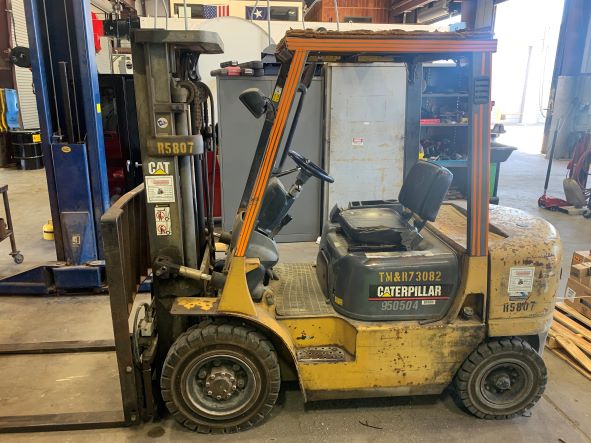2000 Caterpillar DP25 Diesel Forklift (950504)