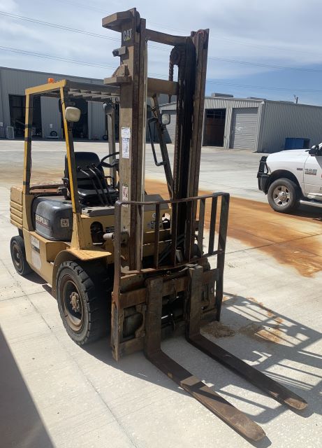 1999 Caterpillar DP35 Forklift (950508)