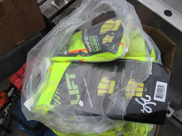 Bag of LIFT Safety Vests AR36