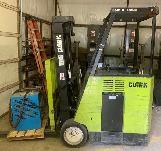 1996 Clark ESMII-15S Electric Forklift with Charger (950492)