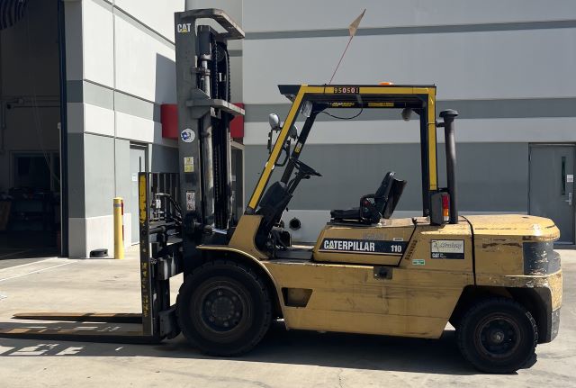 2001 Caterpillar DP50 Forklift (950501)