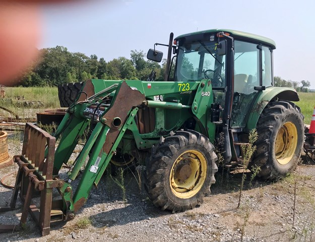 2007 John Deere 6215 MFWD Tractor (DH723)