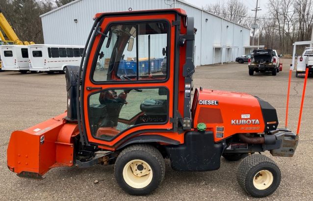 2015 Kubota F3990 Tractor w/ Attachments (980629)