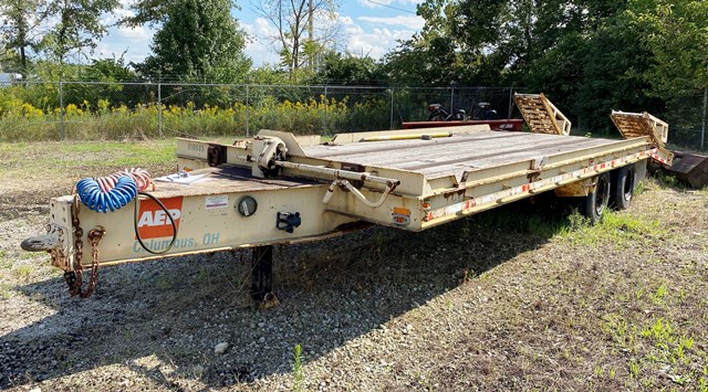 1990 CZ Engineering Dovetail Equipment Trailer, GVW 50,000 (910685)