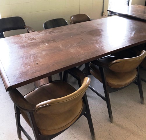 Table & Chairs Lot