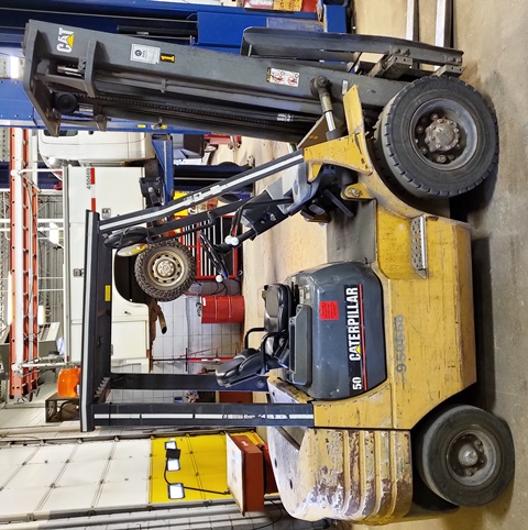 1995 Caterpillar DP25 Forklift (950568)