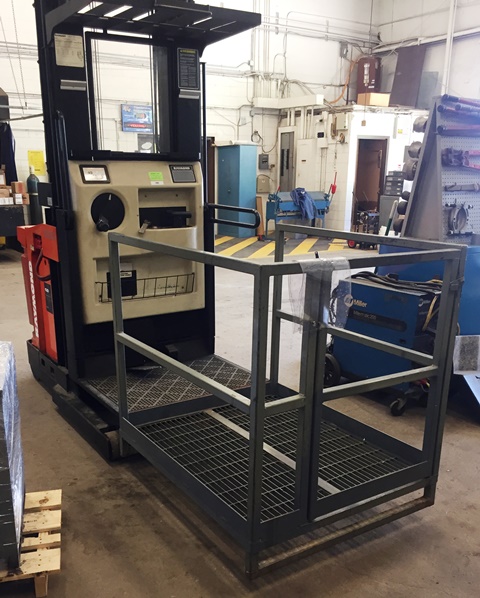 1987 Raymond Electric Forklift With Charger (950393)