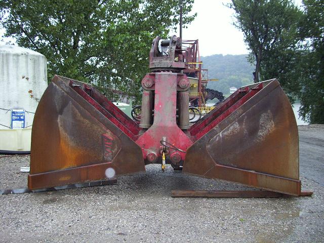 Atlas Hydraulic Clamshell Bucket 13.1 Cubic Yards