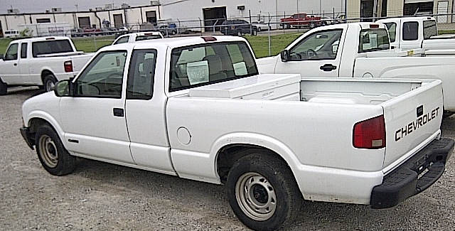 2002 Chevrolet S10 Pickup Ext. Cab 2WD (230437)