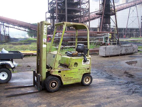 Forklift: Clark Model: C500-Y20 2000 lb Capacity