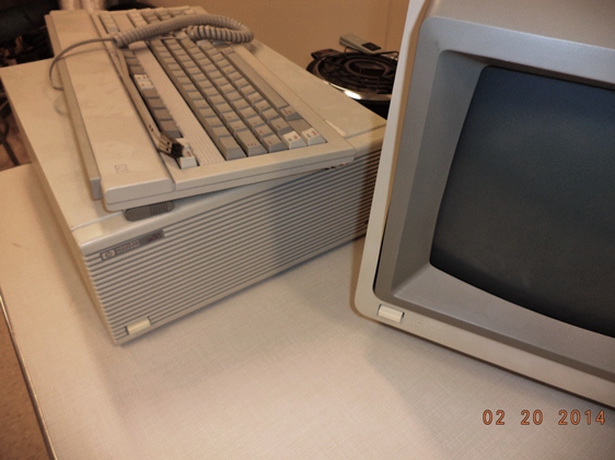 HP 9000 300 Computer and Monitor