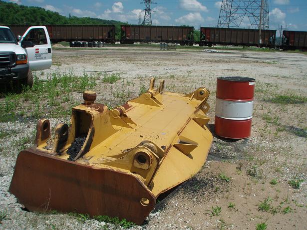 Caterpillar D8 Dirt/Rock Blade