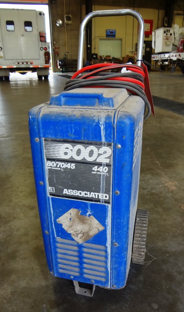 Associated 6002 Battery Charger