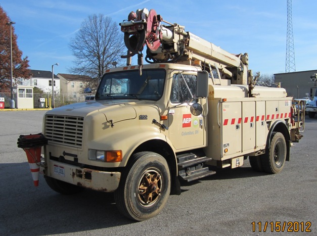 1995 International 4900 Digger Derrick/Crane (710157)