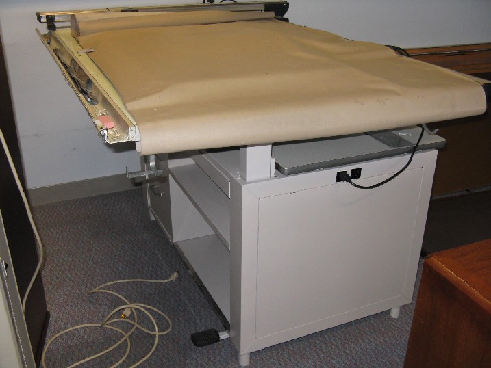 Drafting Table and Drafting Machine