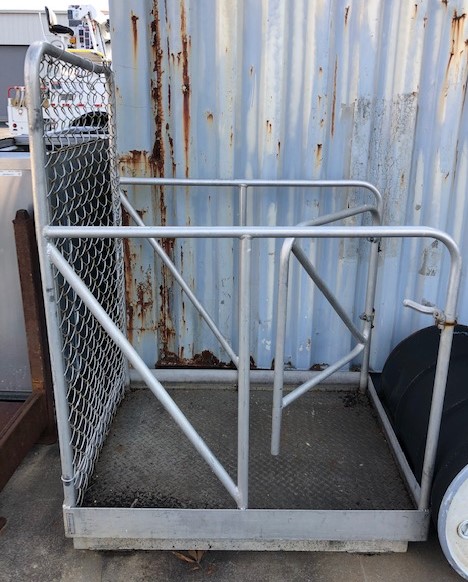 Brooks & Perkins Man Basket