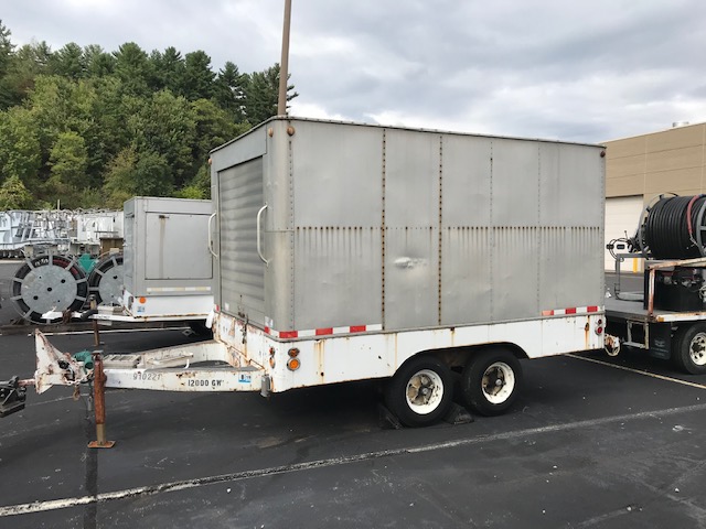 1980 Enclosed Trailer with Roll-Up Doors (910221)
