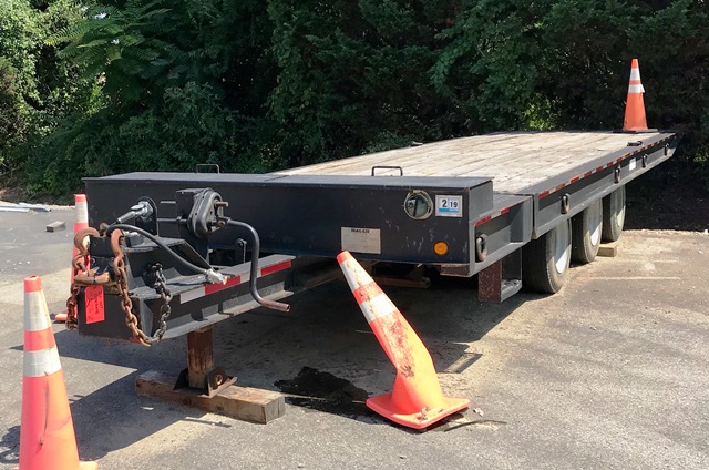 1996 Traileze 30 Ft Equipment Trailer - GVW 60,160 (940075)