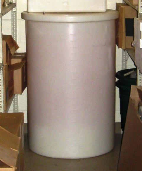 Nalgene HDPE Cylindrical Tank with Cover 100 gal