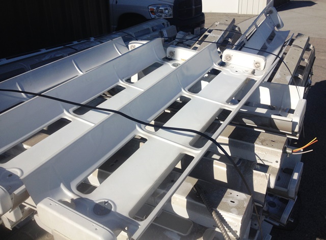 Shop Lights 4ft Long  (T-8 ballasts 2- bulb)