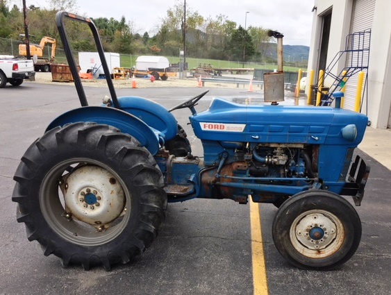 1966 Ford 2000 Tractor, Gasoline, 2WD (980038)