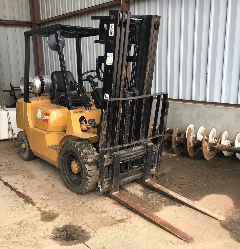 1994 Mitsubishi Caterpillar FG25 Forklift Cap 5000 lbs (950545)