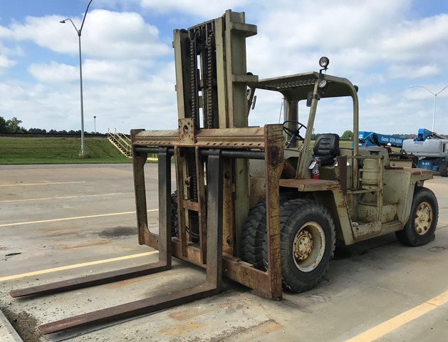 1975 Clark C500-Y300D Forklift 30000 LB Capacity