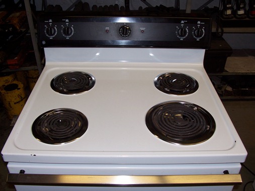 Electric range and range hood