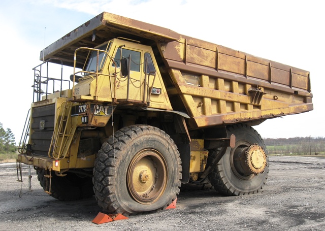 1994 Caterpillar 777C Dump Truck  DH735